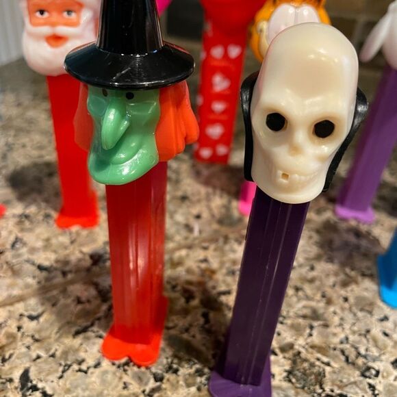 Pez Holiday Collection - Picture 10 of 12